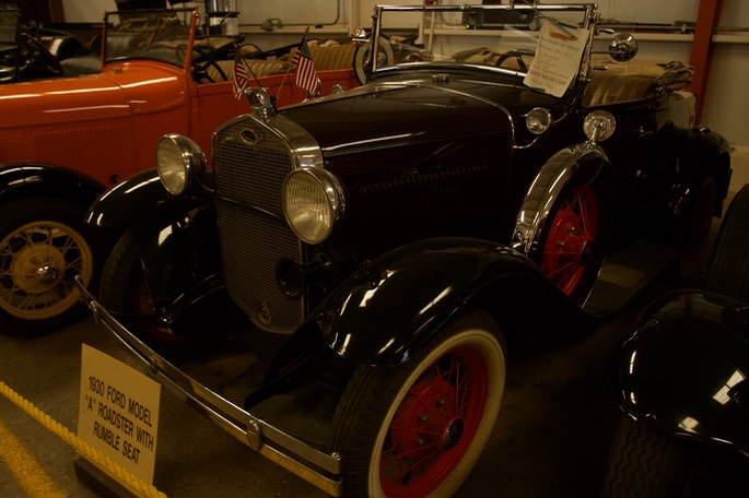 Ford - 1930 Model A Roadster 1