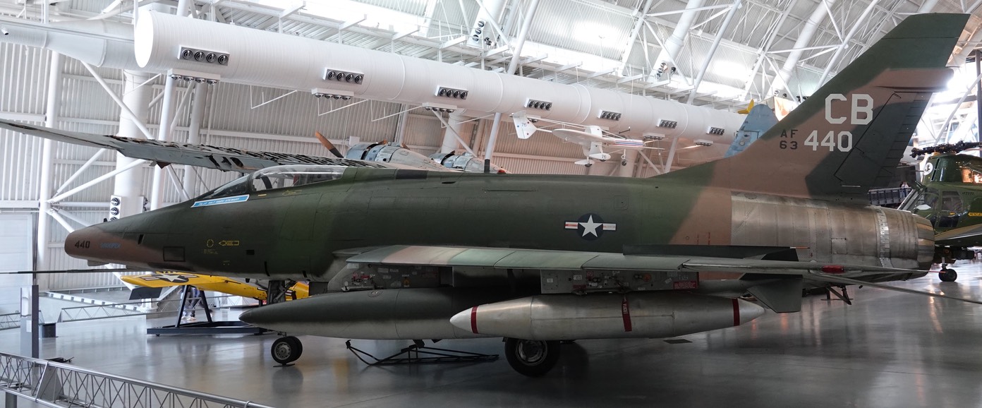 North American F-100D Super Sabre (2)