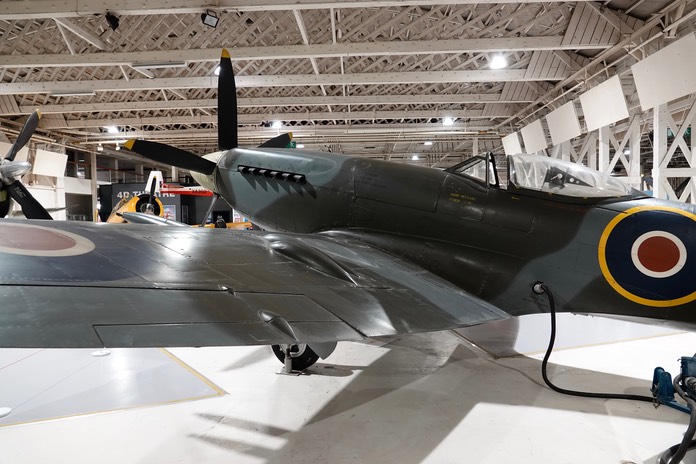   Supermarine Spitfire F24b