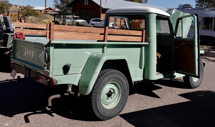 1957 Kaiser Willys - Overland3