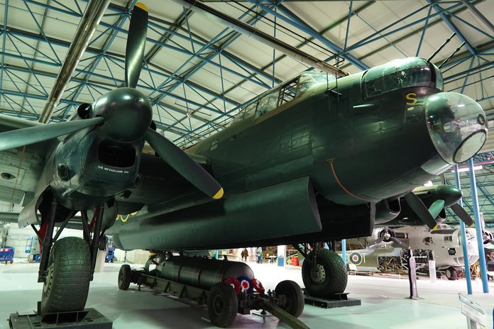 Avro Lancaster 1 c