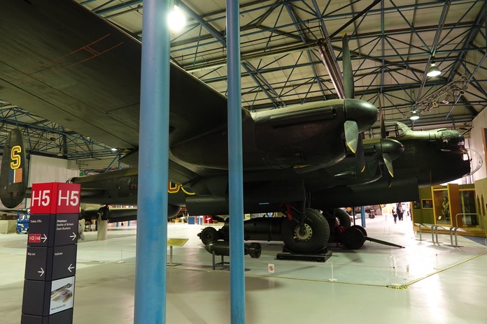 Avro Lancaster 1 e