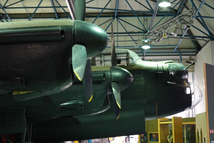 Avro Lancaster 1 f