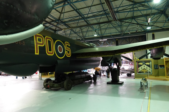 Avro Lancaster 1 h