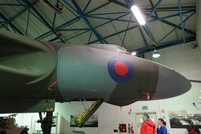 Avro Vulcan B2   h