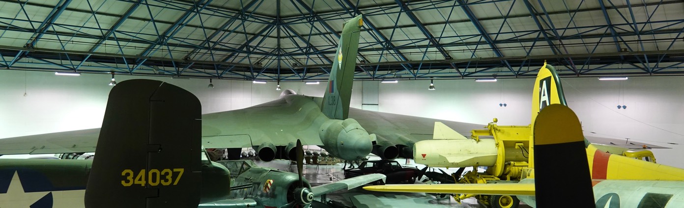 Avro Vulcan B2  a