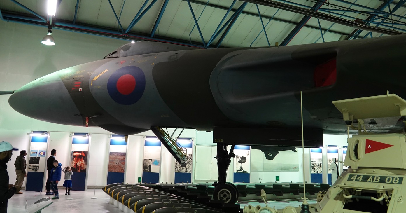  Avro Vulcan B2  c