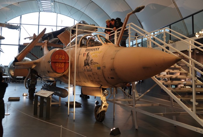 Blackburn Buccaneer S1  b