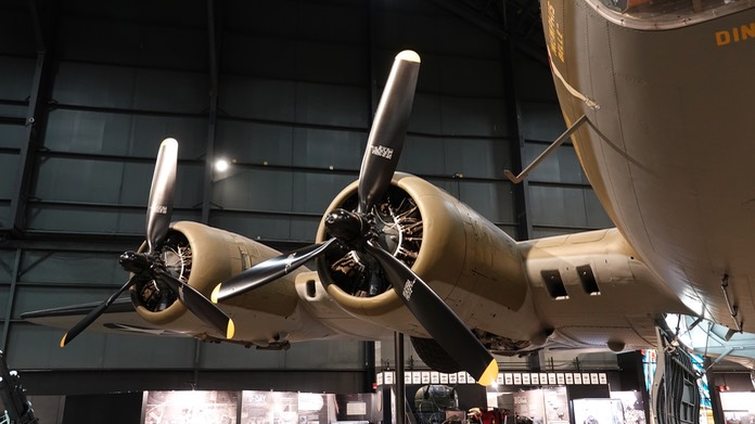 Boeing B-17F