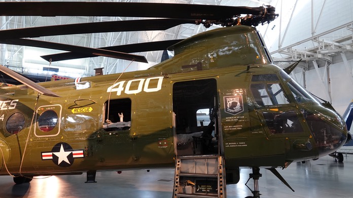 Boeing-Vertol CH-46E Sea King