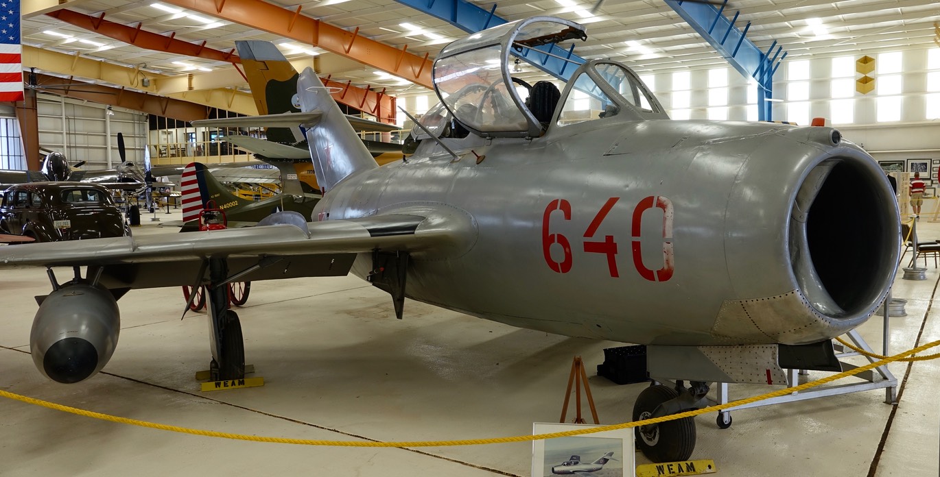 Mikoyan-Gurevich MiG-15UTi Midget