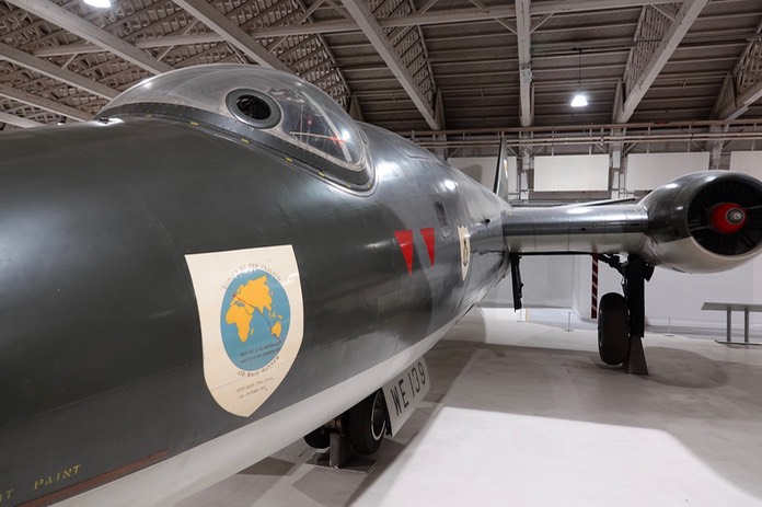 English Electric Canberra PR3 d