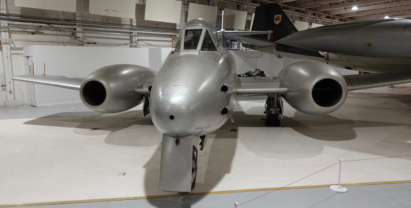 Gloster Meteor F8 a