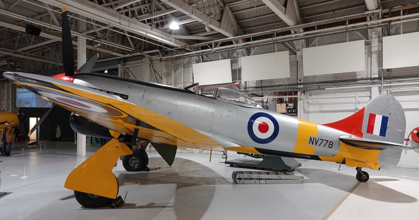  Hawker Tempest V b