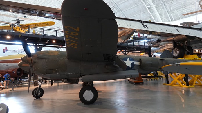 Lockheed P-38J Lightning b