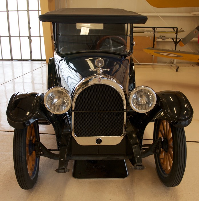 Oldsmobile - 1918 Model 37 AT - 4DR Touring 3