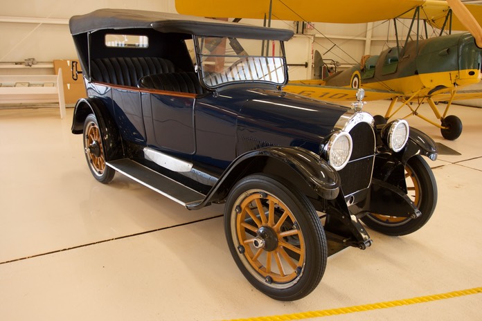 Oldsmobile - 1918 Model 37 AT - 4DR Touring 4