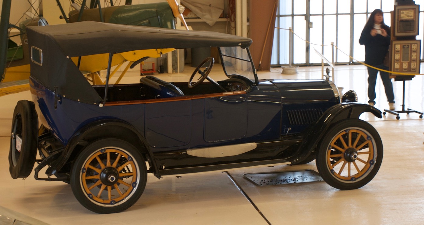 Oldsmobile - 1918 Model 37 AT - 4DR Touring 6