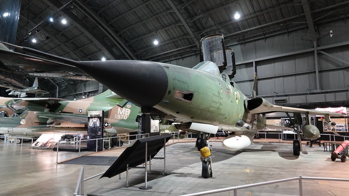 Republic F-105D Thunderchief (2)