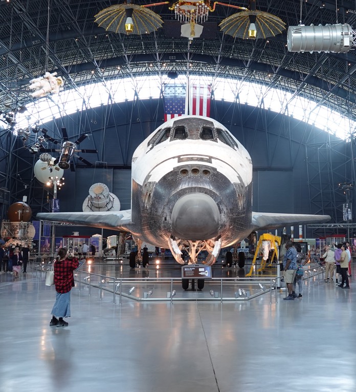 Space Shuttle Discovery (2)